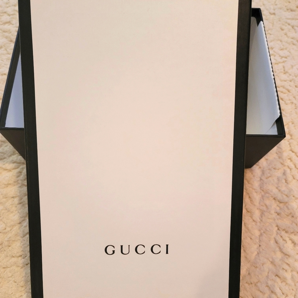 Gucci- shoe box only